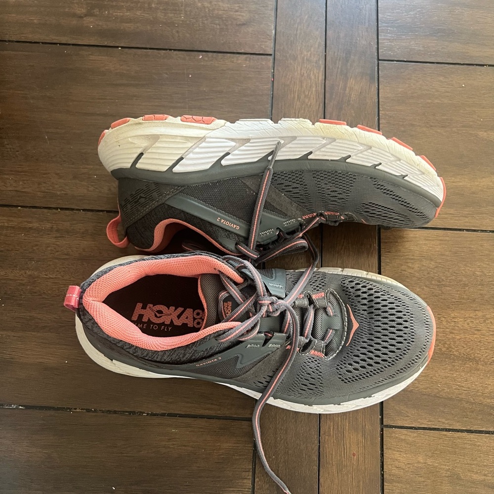 Hokas